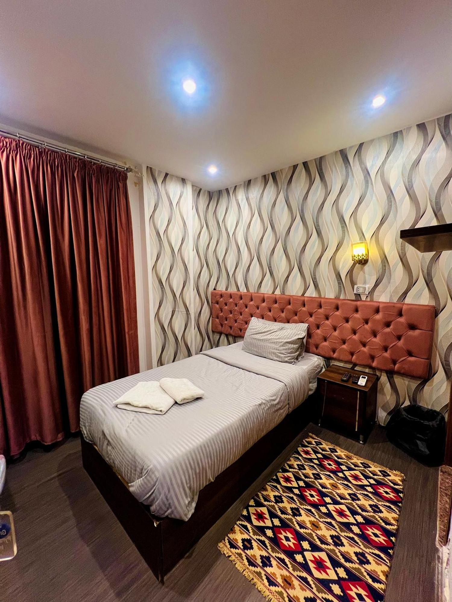 Grand Pyramids Inn Kafrat al Jabal Exterior foto